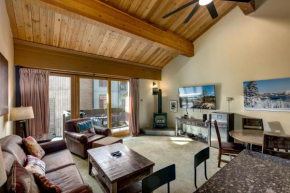 Lofted Retreat in The Village! condo Truckee
